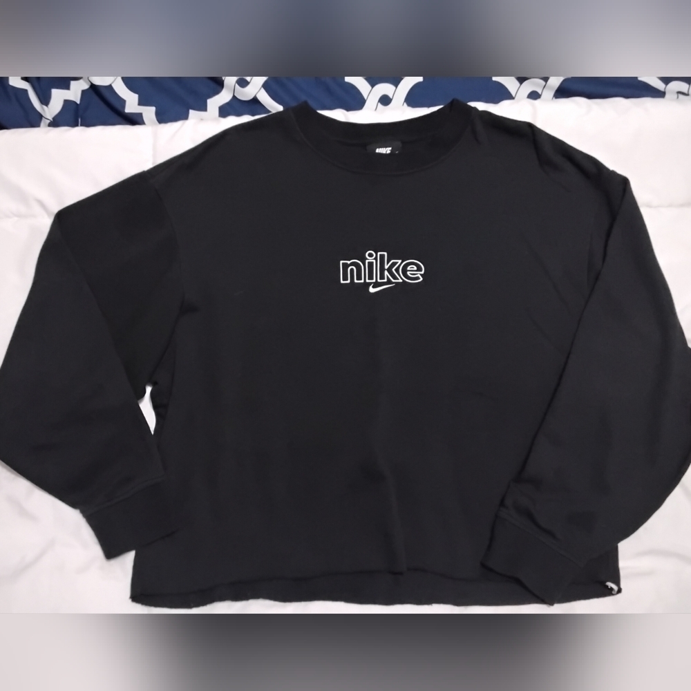 Nike size large crop cut sweatshirt